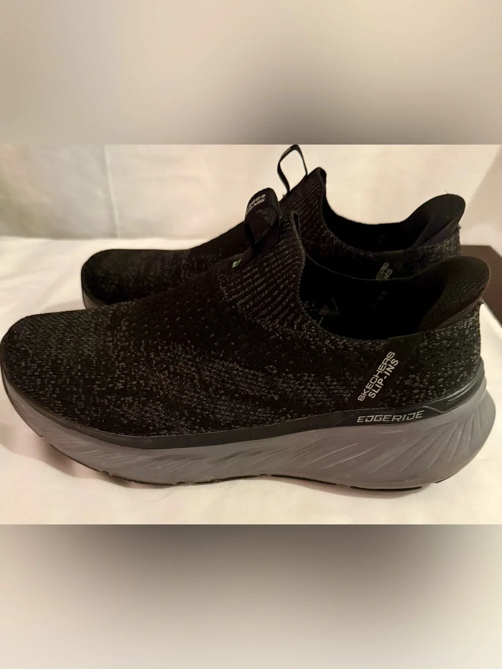 Skechers Men's Edgeride Commissioner sneakers. Sz. 8 black/ charcoal grey.